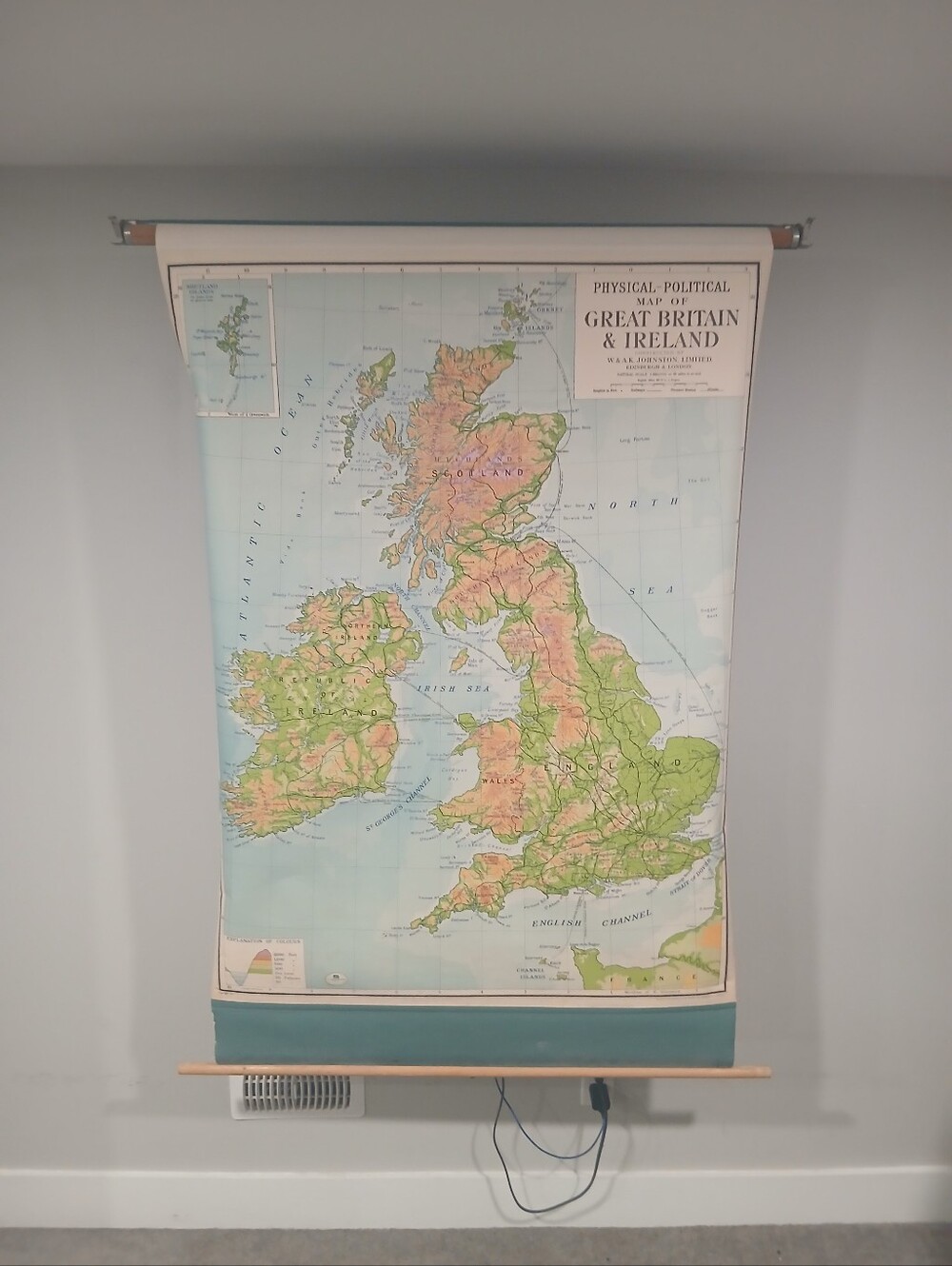1959 A.J. Nystorm 50"×36" Classroom Pull Down Map Of Britain (Mount Included)